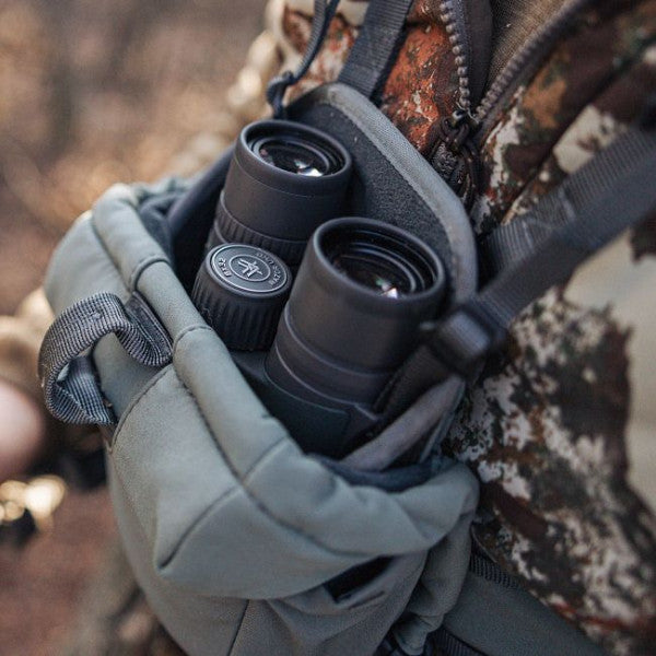 Vortex Razor UHD Binoculars with GlassPak Harness